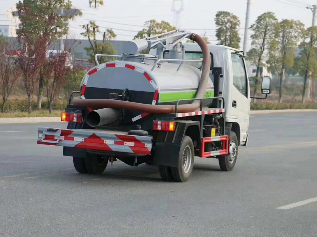 國(guó)六凱馬3方吸糞車